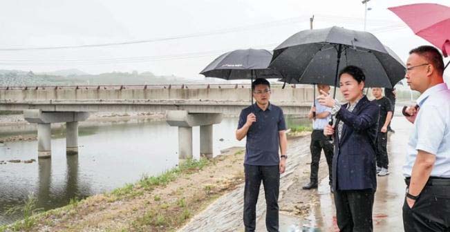海陽市領導開展社區(qū)&ldquo;雙報到&rdquo;和巡河、防汛調(diào)研